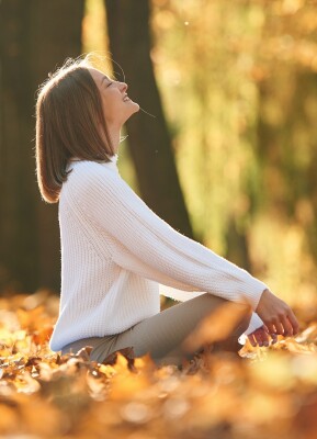 Das geheime Tagebuch deines Körpers: Warum der Herbst an ihm zerrt – und was jetzt hilft - Das geheime Tagebuch deines Körpers: Warum der Herbst an ihm zerrt – und was jetzt hilft 