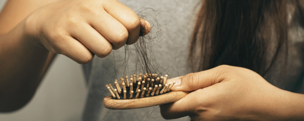 Wenn das Haar leise geht: Signale deines Körpers richtig deuten - Wenn das Haar leise geht: Signale deines Körpers richtig deuten