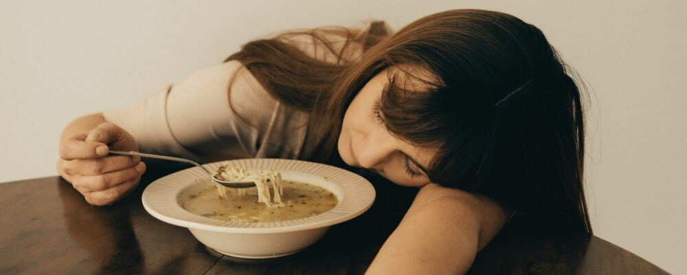 Warum du im Sommer weniger Hunger hast – und wie du trotzdem auf deine Nährstoffe kommst - Warum du im Sommer weniger Hunger hast – und wie du trotzdem auf deine Nährstoffe kommst