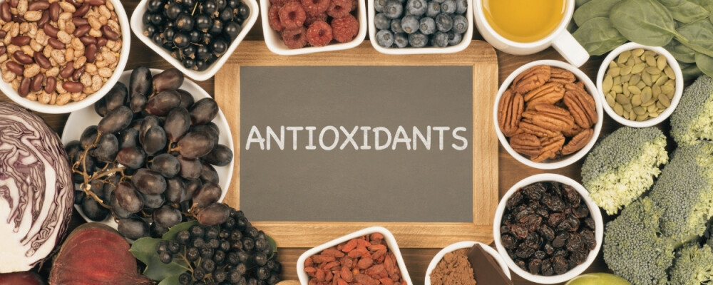 Antioxidantien: Was sie sind, wo sie vorkommen und welche Nährstoffe eine Rolle spielen - Antioxidantien: Vitamin C, E, Selen, Zink &amp; mehr - Blog | vitalundfitmit100