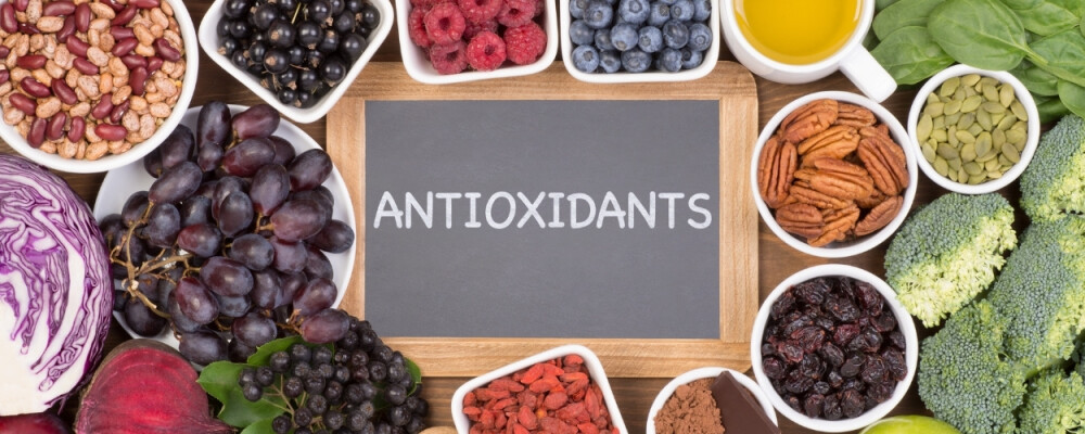Antioxidantien: Was sie sind, wo sie vorkommen und welche Nährstoffe eine Rolle spielen - Antioxidantien: Vitamin C, E, Selen, Zink &amp; mehr